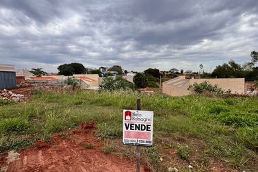Terreno &agrave; venda - 189m&sup2; - Centro