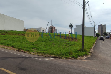 Terreno &agrave; venda - 1028m&sup2; - Zona III