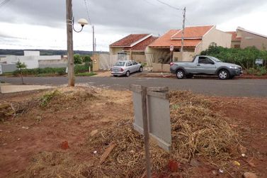 Terreno &agrave; venda - 247m&sup2; - Jardim Belo Monte