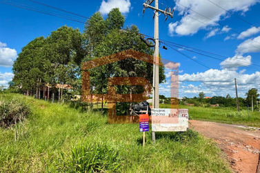 Ch&aacute;cara &agrave; venda - 2001m&sup2; - Zona Rural