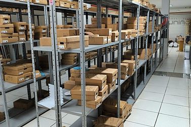 Sal&atilde;o Comercial para alugar - 200m&sup2; - Centro