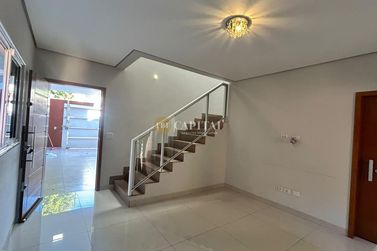 Sobrado para alugar - 145m&sup2; - Jardim dos P&aacute;ssaros