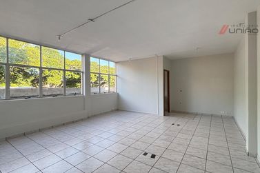 Sal&atilde;o Comercial para alugar - Zona III