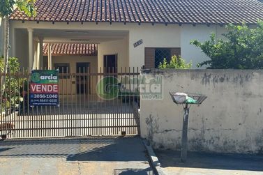 Casa &agrave; venda - 172m&sup2; - Conjunto Patrim&ocirc;nio Umuarama