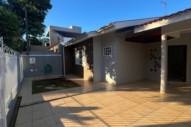 Casa para alugar - 100m&sup2; - Jardim Alphavile