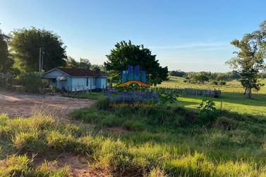 Ch&aacute;cara &agrave; venda - 4m&sup2; - Serra dos Dourados