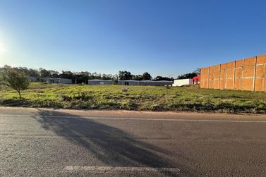 Terreno &agrave; venda - 2339m&sup2; - Parque Viena