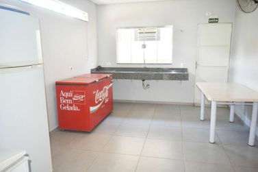 Ch&aacute;cara &agrave; venda - 10000m&sup2; - .