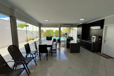 Sobrado &agrave; venda - 420m&sup2; - Jd Suzuki