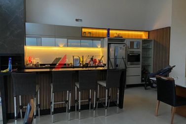 Casa &agrave; venda - 218m&sup2; - Jardim Belvedere