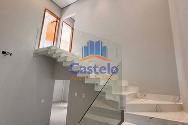 Casa &agrave; venda - 135m&sup2; - ZONA III