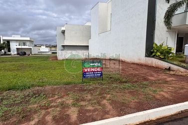 Terreno &agrave; venda - 243m&sup2; - Zona III
