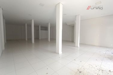 Sal&atilde;o Comercial para alugar - 200m&sup2; - Zona III