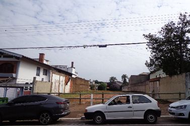 Terreno &agrave; venda - 1631m&sup2; - Zona 1