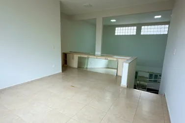 Sobrado &agrave; venda - 180m&sup2; - Zona I