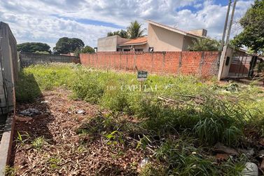 Terreno &agrave; venda - 330m&sup2; - Parque San Remo