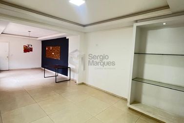 Sobrado &agrave; venda - 247m&sup2; - Zona VI