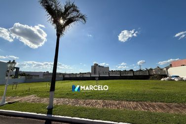 Terreno &agrave; venda - 610m&sup2; - Zona III