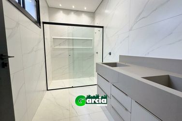 Casa &agrave; venda - 190m&sup2; - Jardins de Versailles