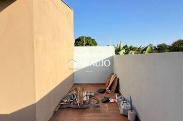 Casa &agrave; venda - 98m&sup2; - Jardim San Marino