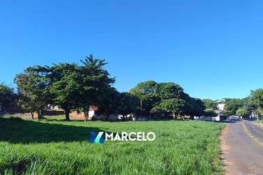 Terreno &agrave; venda - 450m&sup2; - Zona V