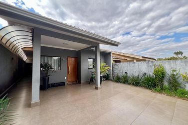 Casa &agrave; venda - Centro