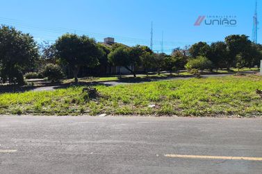 Terreno &agrave; venda - 241m&sup2; - Zona V