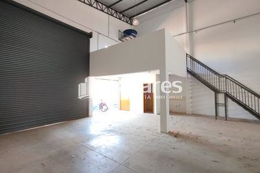 Sal&atilde;o Comercial para alugar - Zona VII