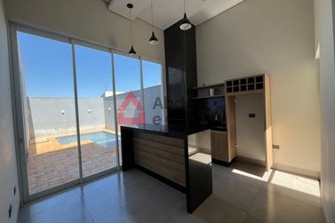Casa para alugar - 192m&sup2; - Jardim Pacif&iacute;co