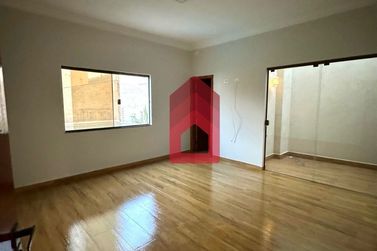 Casa para alugar - 380m&sup2; - Jardim Imigrantes II