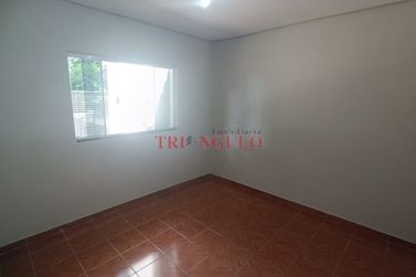 Casa &agrave; venda - 70m&sup2; - ZONA VI