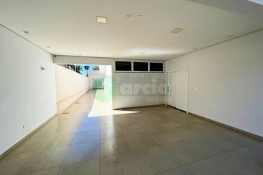 Casa &agrave; venda - 330m&sup2; - .