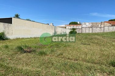 Terreno &agrave; venda - 757m&sup2; - Jardim Alphavile
