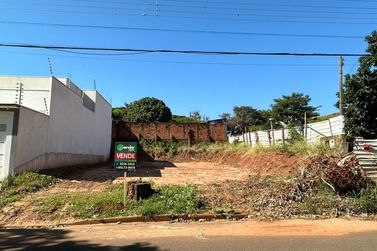 Terreno &agrave; venda - 555m&sup2; - Pra&ccedil;a Tamoio