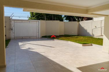 Casa &agrave; venda - 185m&sup2; - Zona Armaz&eacute;m