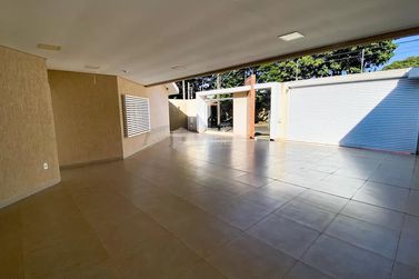 Casa &agrave; venda - 380m&sup2; - Zona I