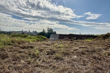 Terreno &agrave; venda - 376m&sup2; - Parque Firenze