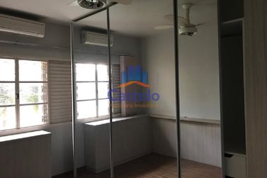 Casa &agrave; venda - 320m&sup2; - Jardim San Fernando