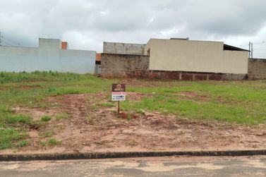 Terreno &agrave; venda - 125m&sup2; - Jardim Janina II
