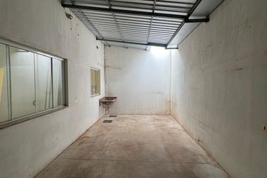 Sal&atilde;o Comercial para alugar - 180m&sup2; - Parque Residencial da G&aacute;vea