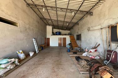 Ch&aacute;cara &agrave; venda - 