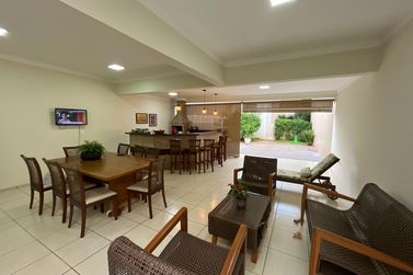 Sobrado &agrave; venda - 321m&sup2; - Zona VI