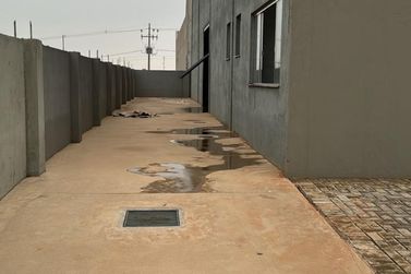 Sal&atilde;o Comercial para alugar - 400m&sup2; - CONDOMINIO GREVILHA EMPRESARIAL