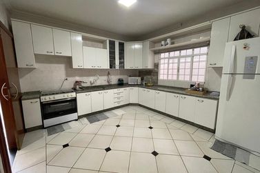Casa &agrave; venda - 248m&sup2; - ZONA VII