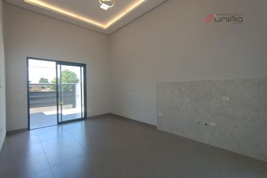 Casa &agrave; venda - 70m&sup2; - Jardim Caravelle