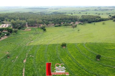 S&iacute;tio &agrave; venda - 8827m&sup2; - &Aacute;rea Rural de Umuarama
