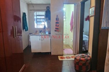 Casa &agrave; venda - 75m&sup2; - CONJUNTO RESIDENCIAL CORREGO LONGE