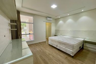 Casa &agrave; venda - 180m&sup2; - JARDIM ALPHAVILE