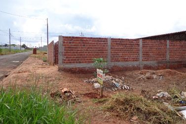 Terreno &agrave; venda - 204m&sup2; - Jardim Aeroporto