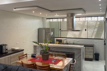 Sobrado &agrave; venda - 257m&sup2; - Jardim Yoshi